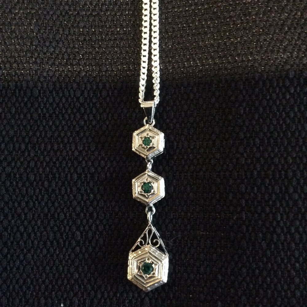 NWOT 24” Dangle Necklace w/ Emeralds
